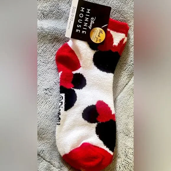 Minnie Mouse warm & fuzzy socks. Size Adult sock sz 4-10. NWT. - Picture 1 of 4